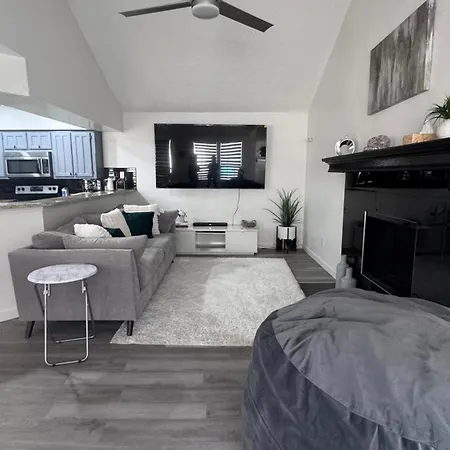 Lux Hotel Style Duplex 86Inch Tv